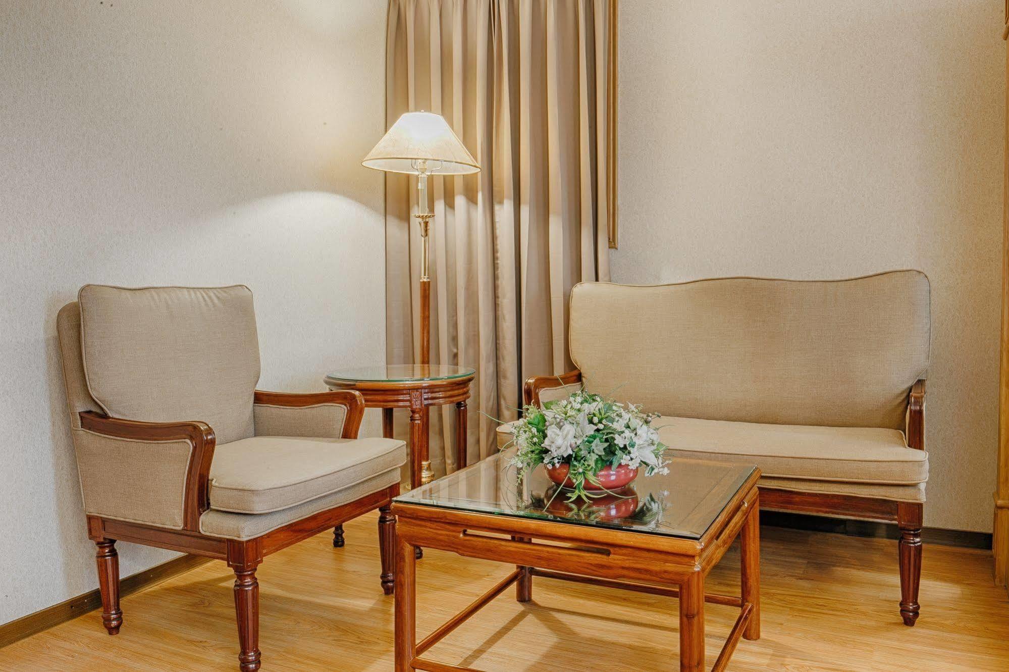 Highness Hotel Guishan Exterior foto